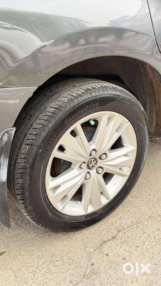 Toyota Innova Crysta 2.8z Automatic, 2016, Diesel