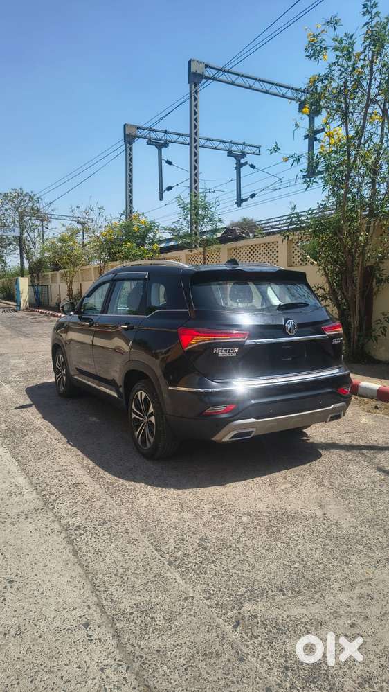 Mg Hector Plus Savvy Pro 1.5 Turbo Petrol Cvt 6 Str Dual Tone, 2021,..