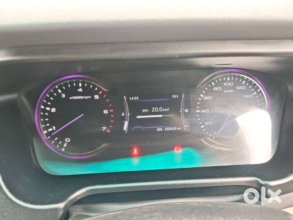 Mahindra Marazzo M6 2020