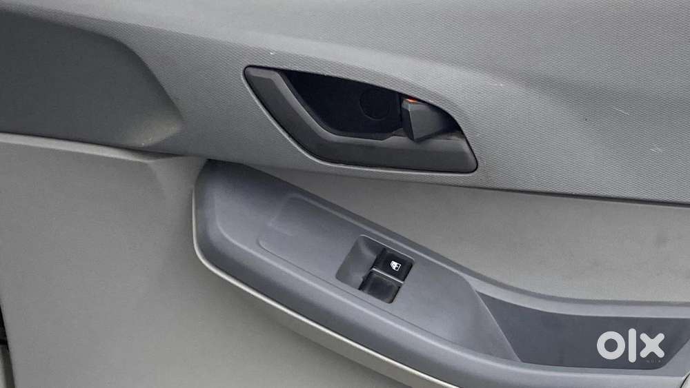 Tata Tigor Xe, 2024, Petrol