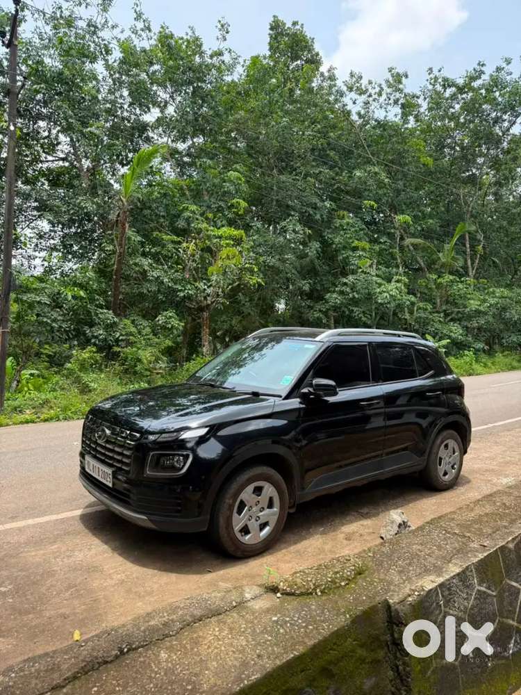 Hyundai Venue 2023 Petrol 40000 Km Driven #venue