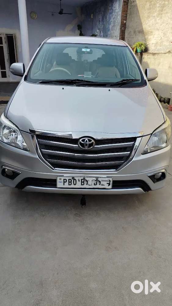 Toyota Innova 2014