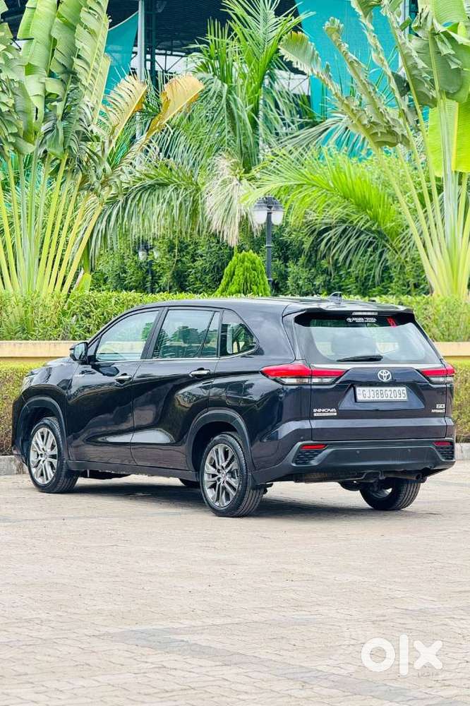 Toyota Innova Hycross, 2024, Petrol