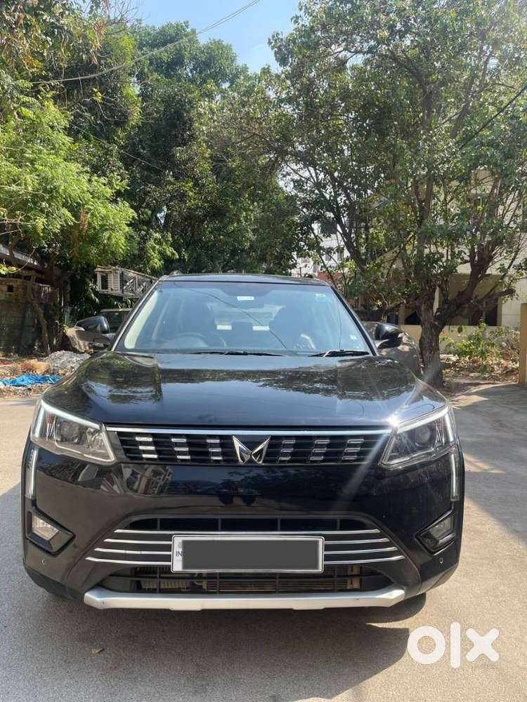 Mahindra Xuv300 W8 1.2 Petrol Dual Tone, 2024, Petrol