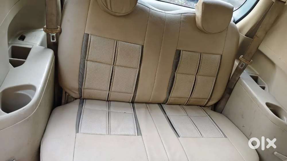 Maruti Suzuki Ertiga Vxi Petrol 2012