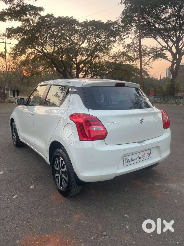 Maruti Suzuki Swift Vxi + Manual, 2022, Petrol