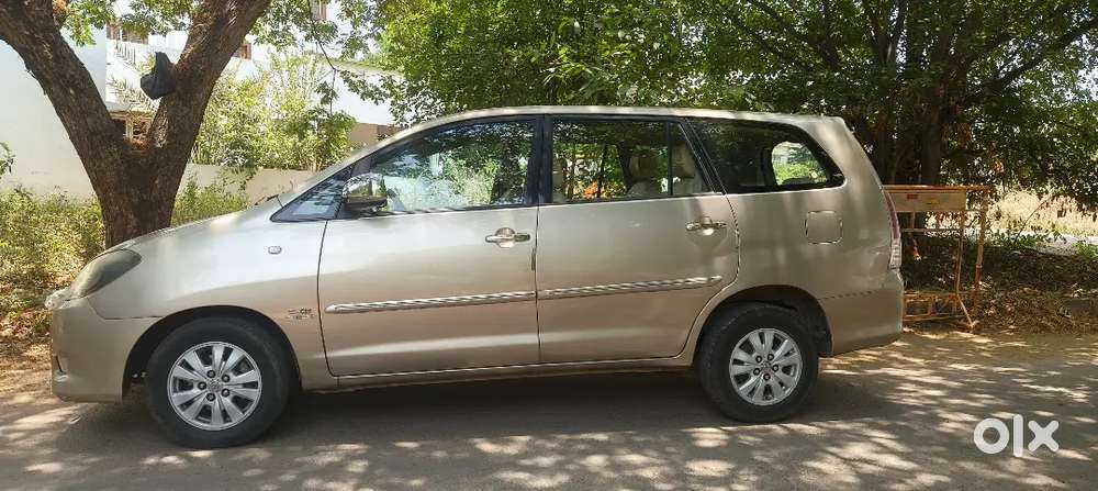 Toyota Innova 2010