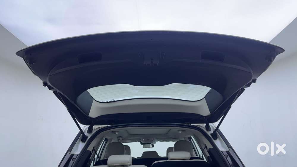 Mahindra Xuv700 2.2 Ax 7 Diesel Mt Luxury Pack Str, 2022, Diesel