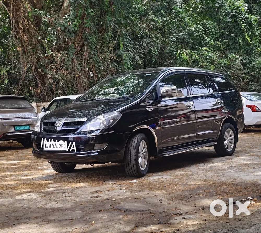 Innova 2008 V Second Owner Original Kerala Company Service