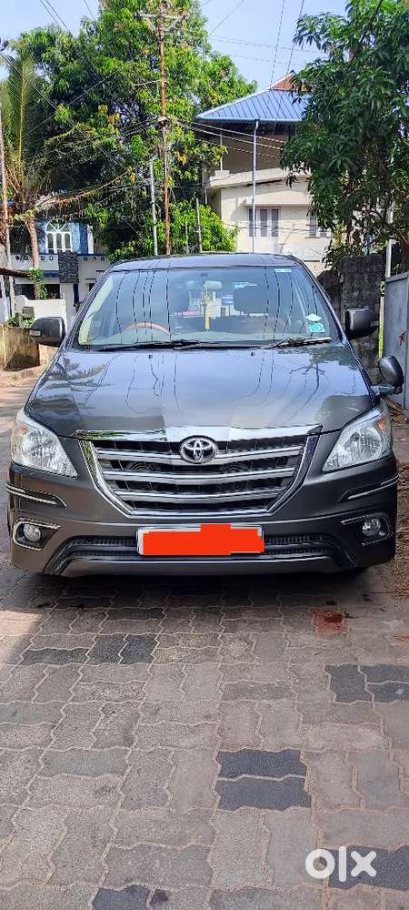 Toyota Innova 2.5 V 2014
