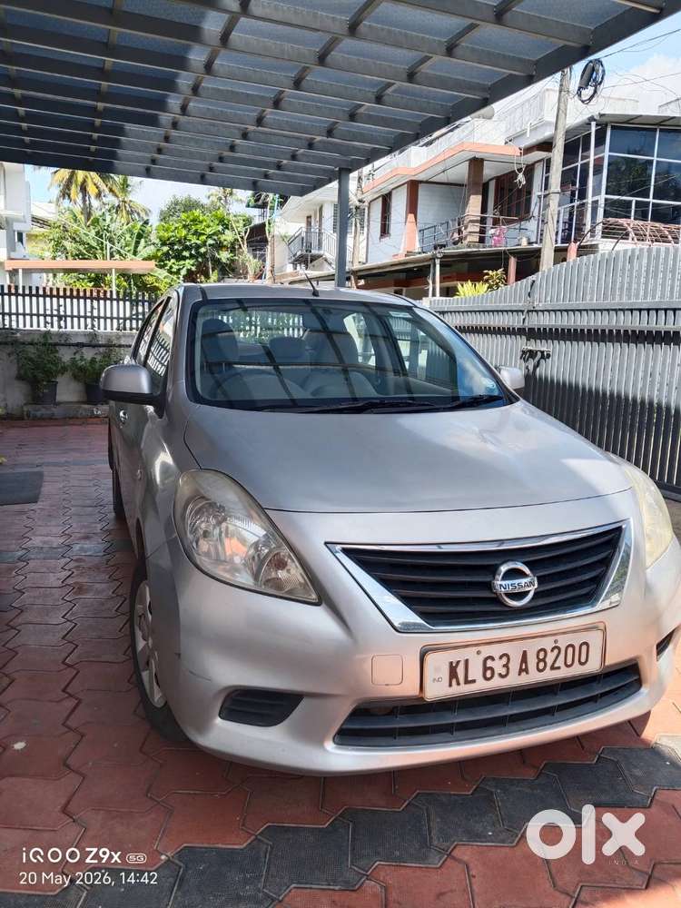 Diesal; Average 18 Km/l ; Good Condition; Single User. Blade Silver Co