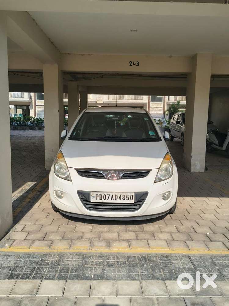Hyundai I20 Petrol Manual 2012