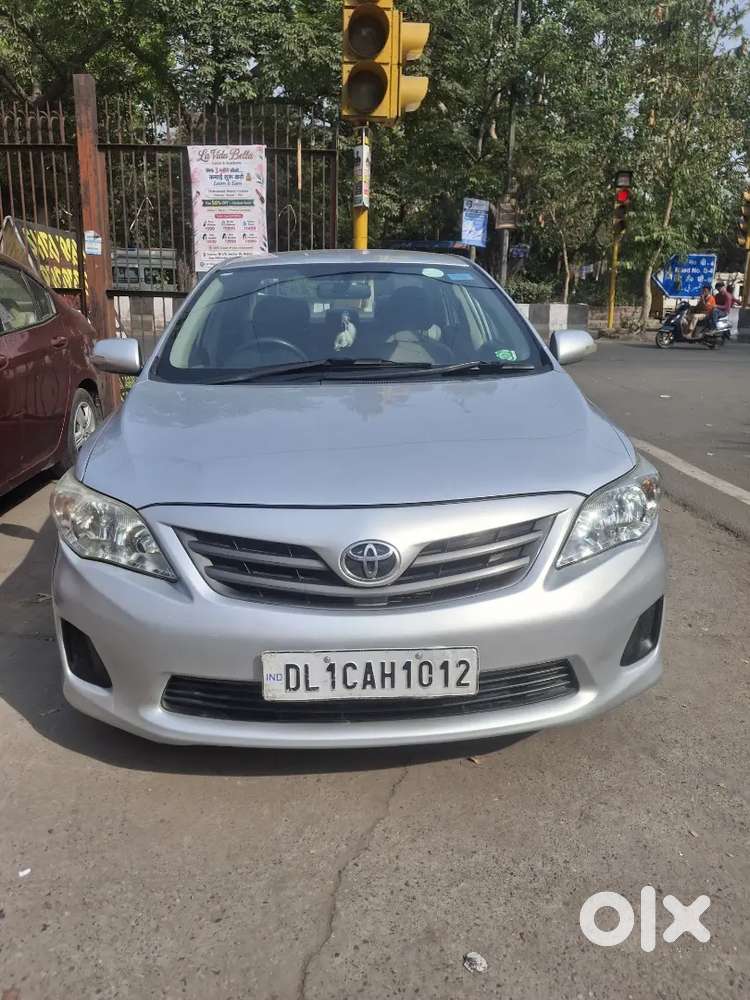 Corolla Altis J
2012,(model,march)
2nd Owner 
Petrol
Km=98,000