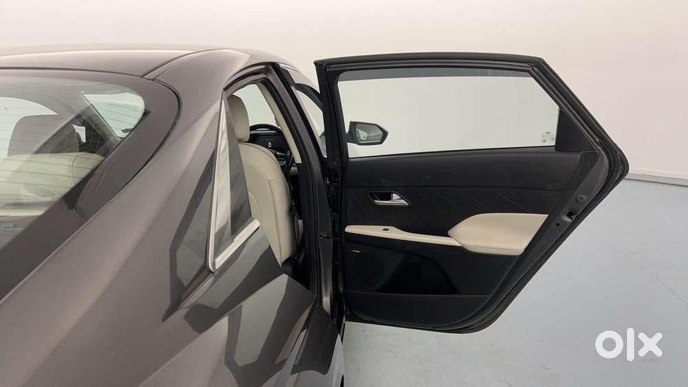 Hyundai Verna 1.5 Sx (o) Petrol Mt, 2023, Petrol