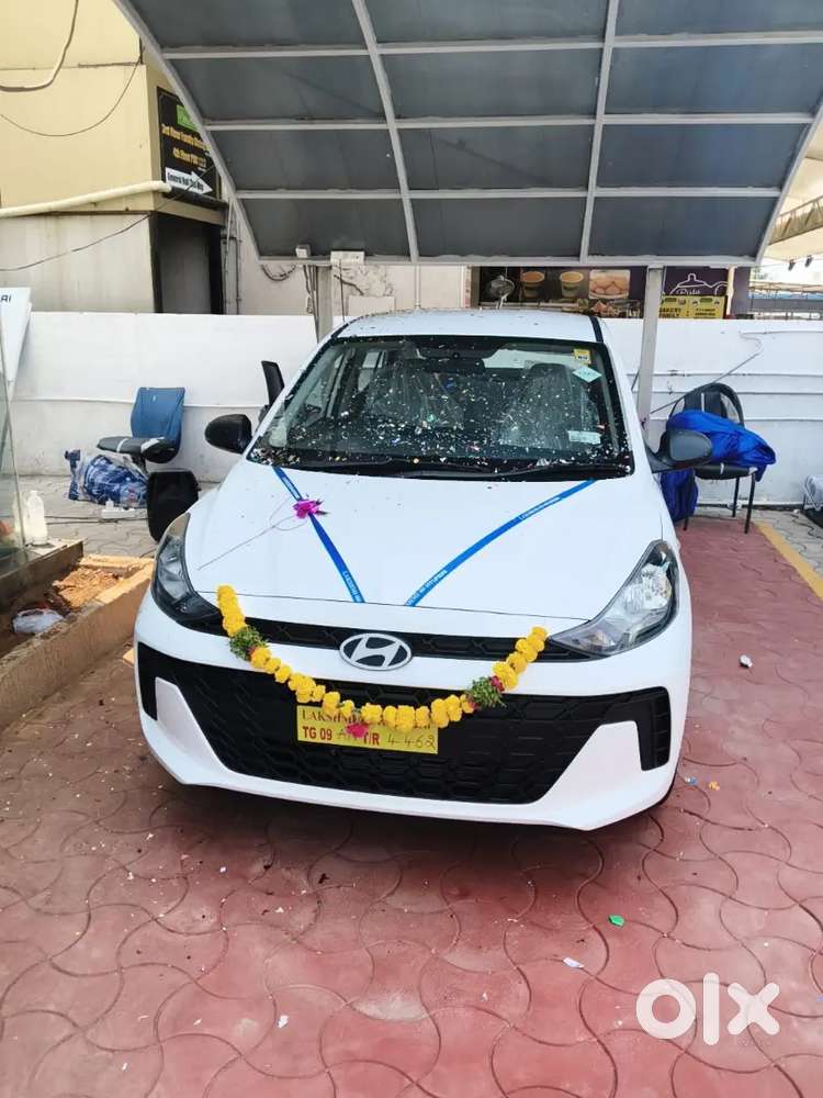 Hyundai Aura 2026 Cng And Petrol 5200 Km Driven