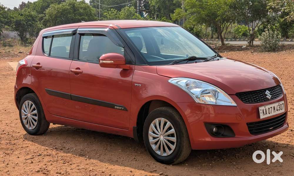 Maruti Suzuki Swift Vxi With Abs, 2012, Petrol