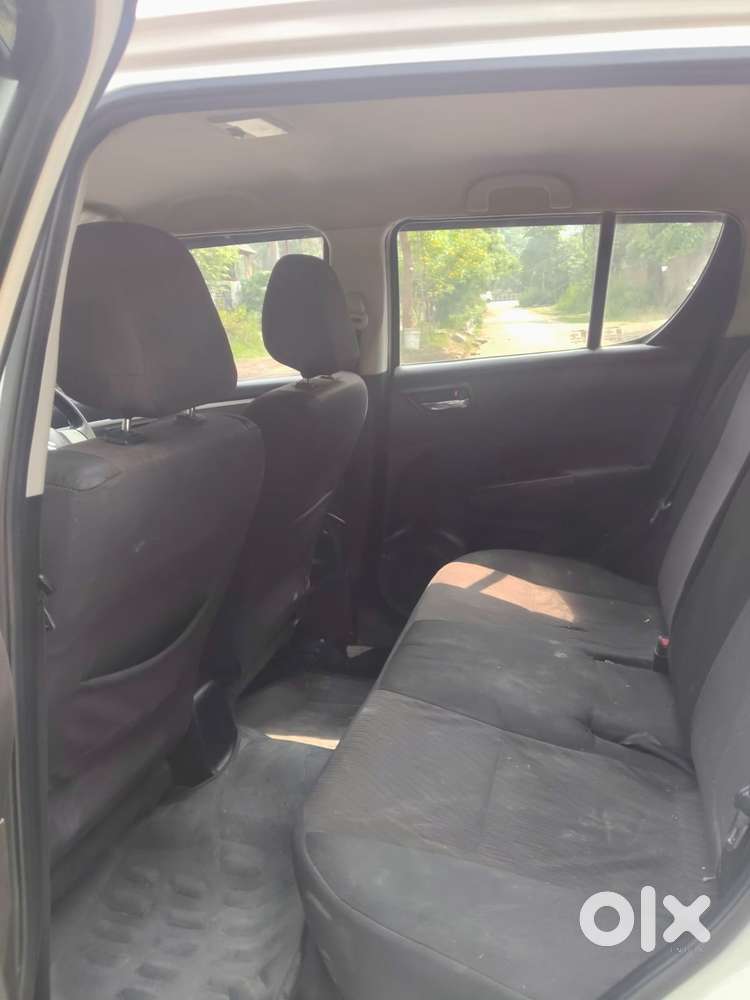 Maruti Suzuki Swift Vxi 1.2 Abs Bs-iv, 2017, Petrol