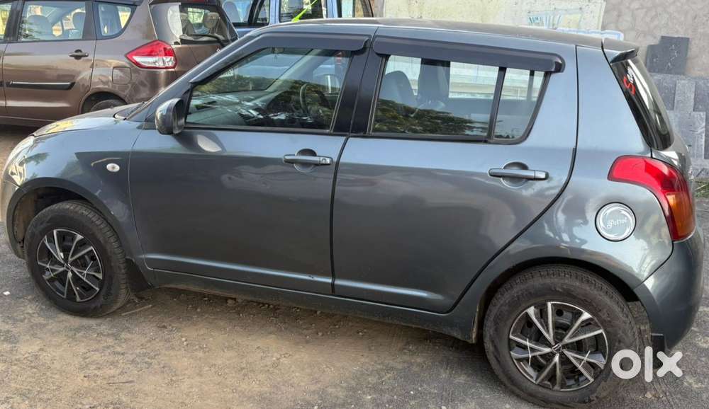 Maruti Suzuki Swift 1.2 Vxi (o), 2011, Petrol