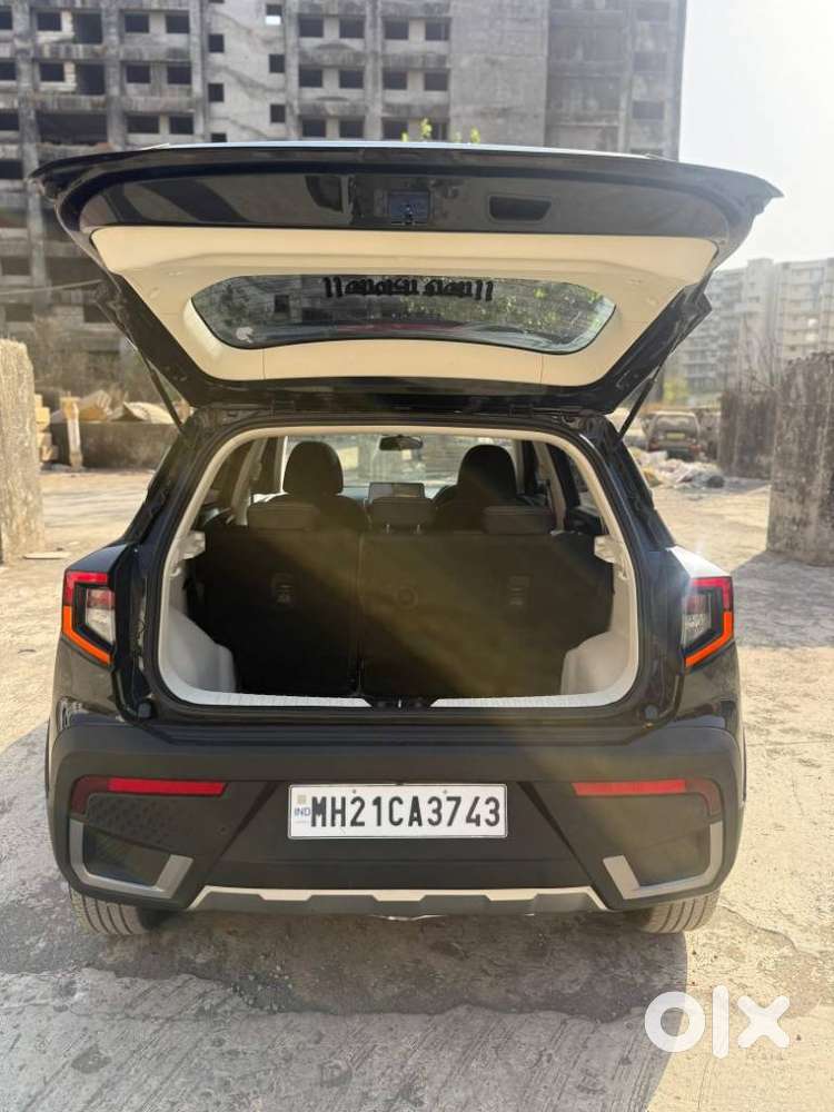 Mahindra Xuv 3xo Ax5 Pm Mt, 2024, Petrol