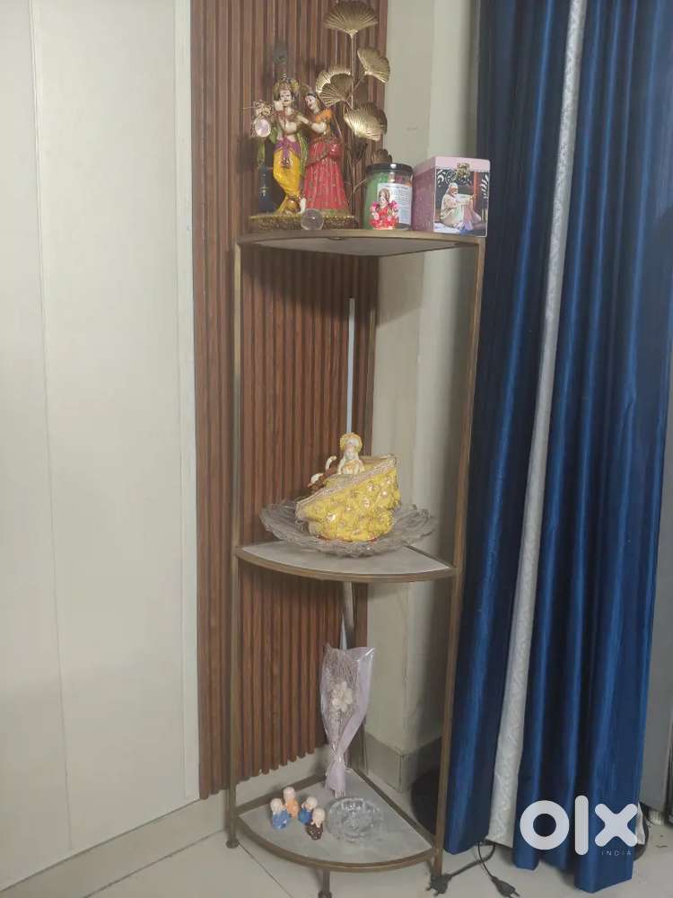 Corner Stand