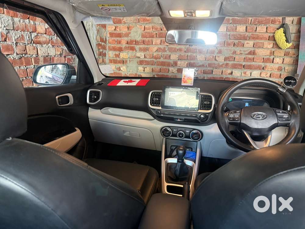 Hyundai Venue Petrol Mt 2025