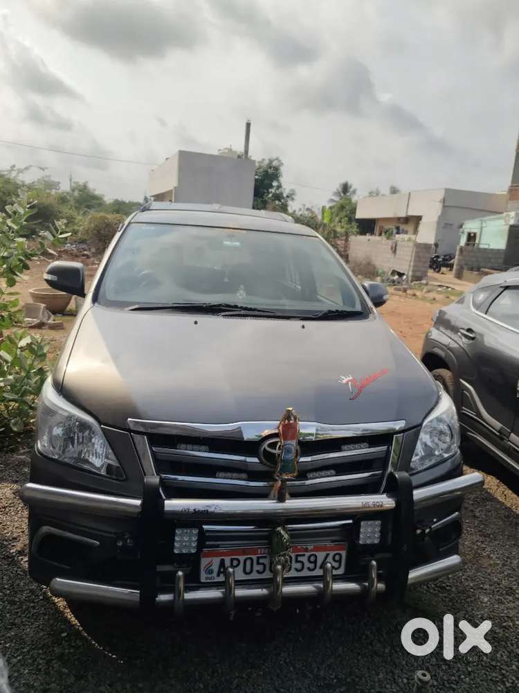 Toyota Innova 2012 Diesel Well Maintained