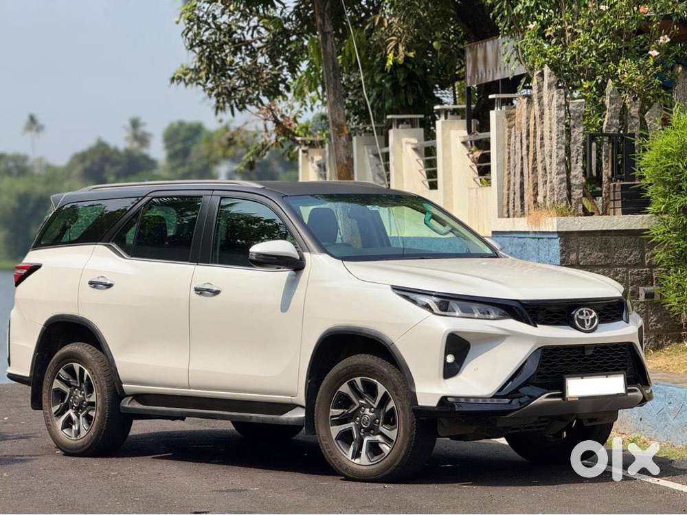 Toyota Fortuner Legender