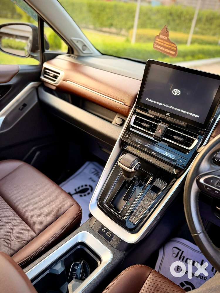 Toyota Innova Hycross 2.0 Zx (o) Hybrid 7 Str, 2023