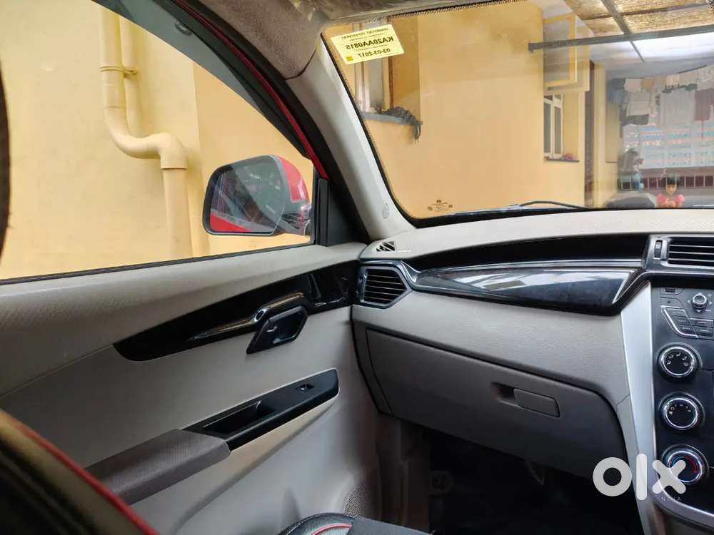 Yellow Board (cab) Mahindra Kuv 100 Diesel 2017