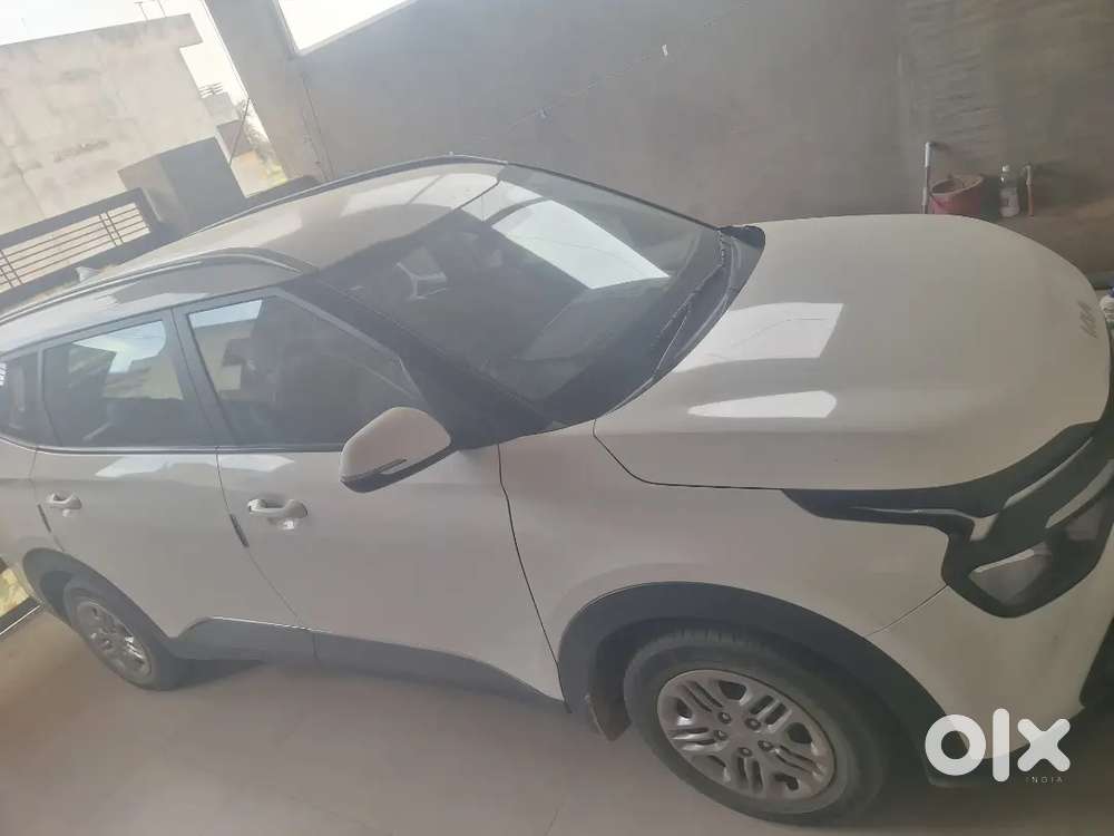 Kia Carens 23 Petrol 34000 Km Driven