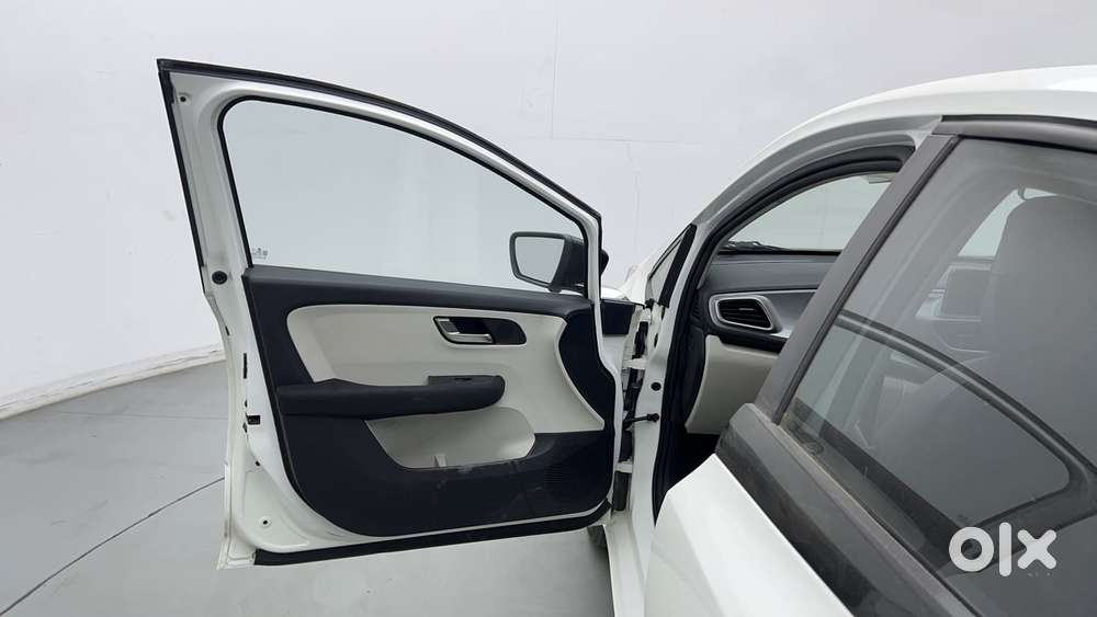 Tata Altroz Xz, 2022, Petrol