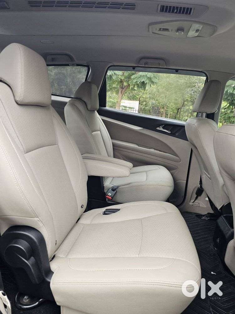 Mahindra Marazzo M8, 2018, Diesel