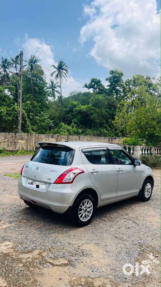 Maruti Suzuki Swift Vxi + Manual, 2012, Petrol