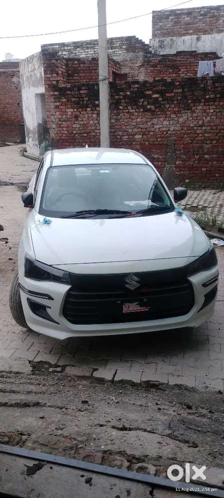 Maruti Suzuki Dzire 2025 Cng & Hybrids 11300 Km Driven