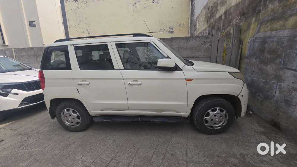 Mahindra Tuv 300 2016 Diesel 130000 Km Driven