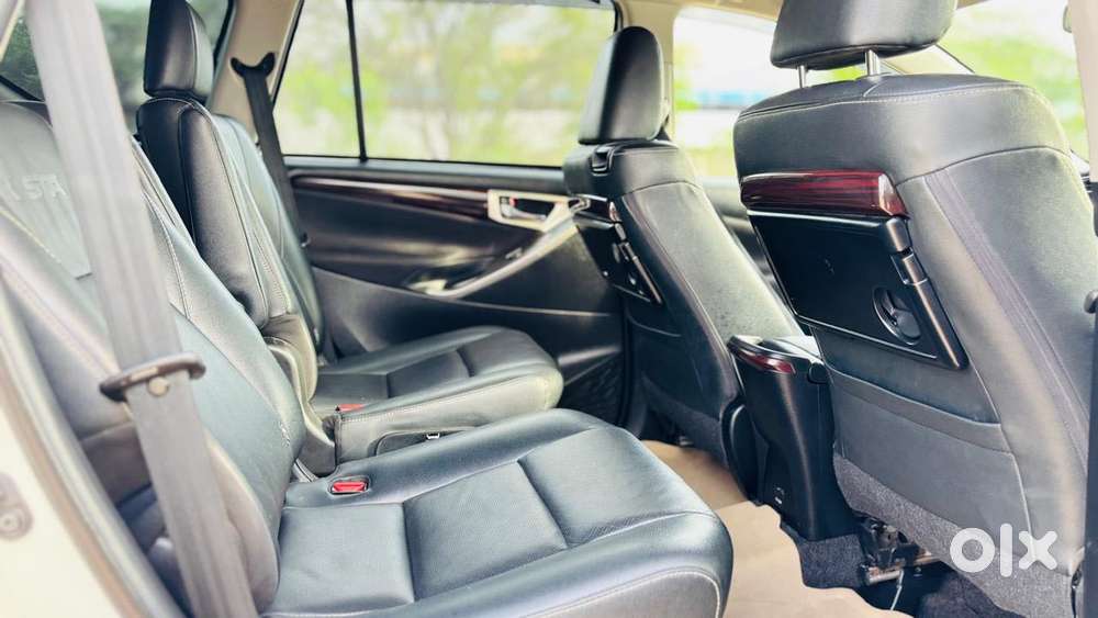 Toyota Innova Crysta [2020-ongoing] 2.4 Zx 7 Str, 2022, Diesel