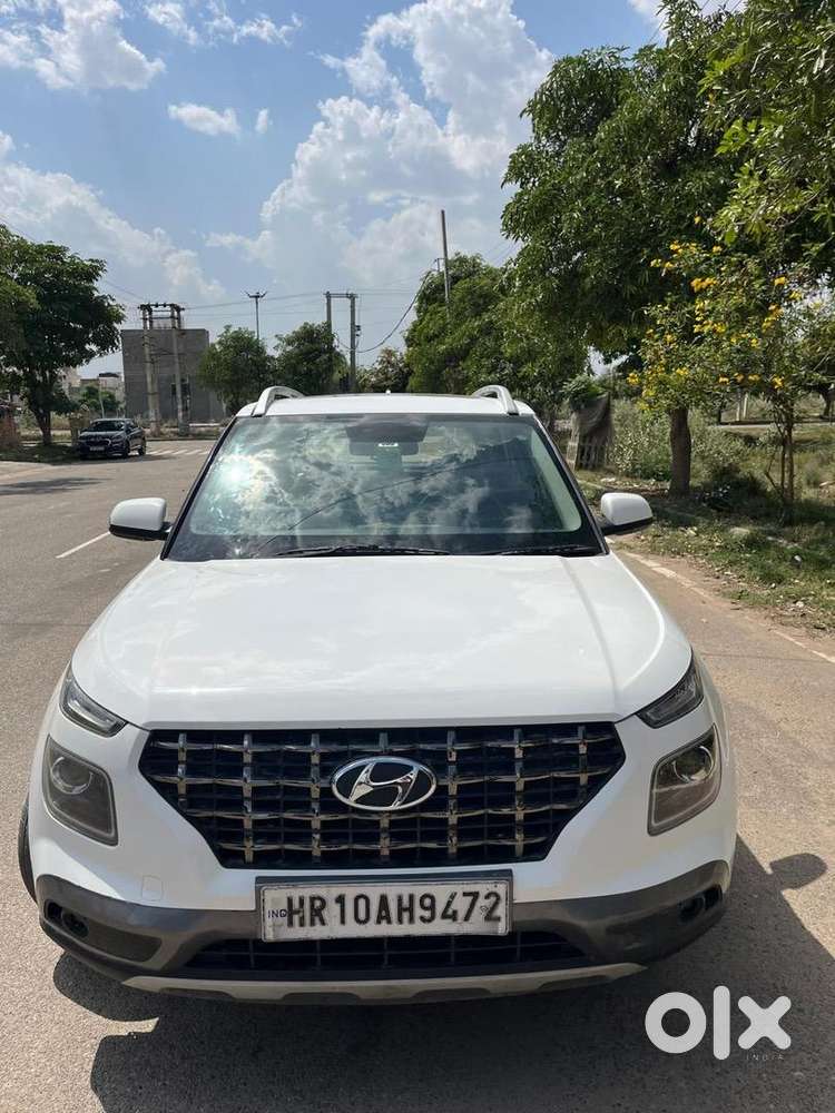 Hyundai Venue 2019 Diesel 90000 Km Driven