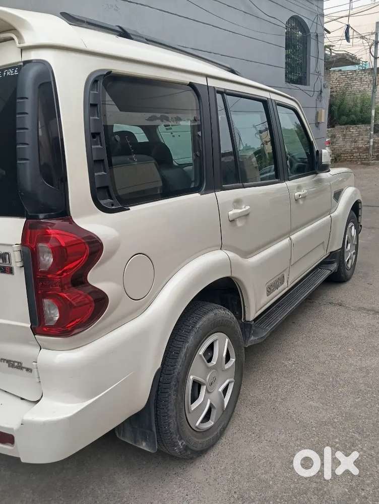 Mahindra Scorpio 2021 Diesel Manual