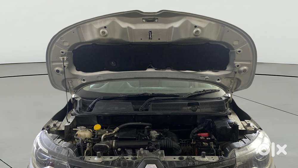 Renault Triber 1.0 Rxe, 2023, Petrol