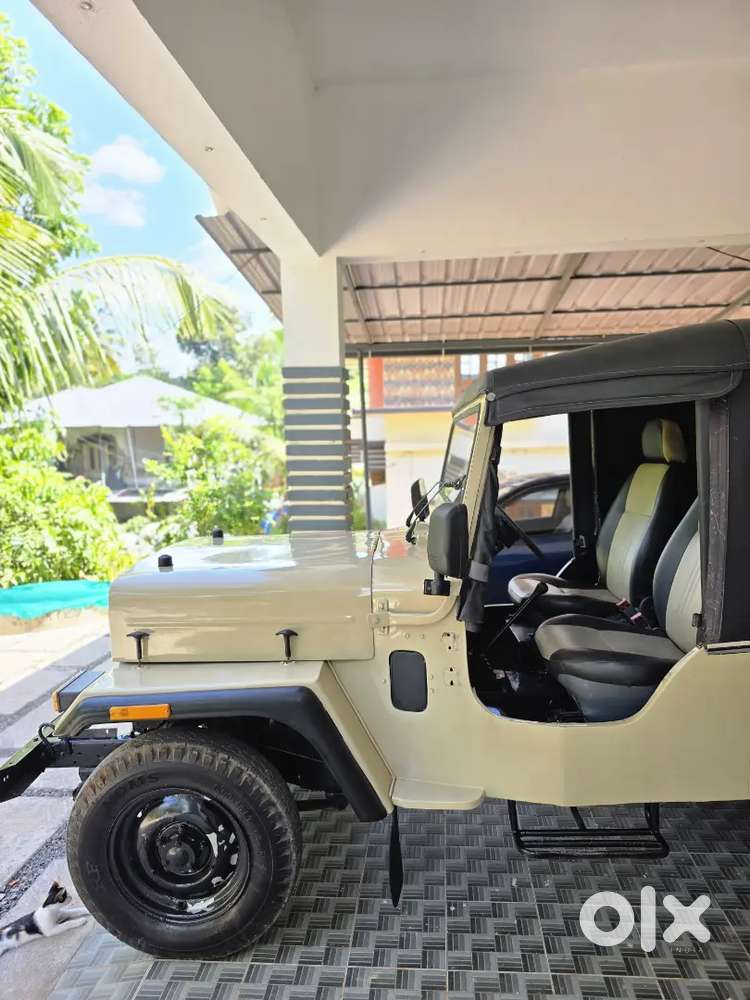 1993 Mahindra Jeep