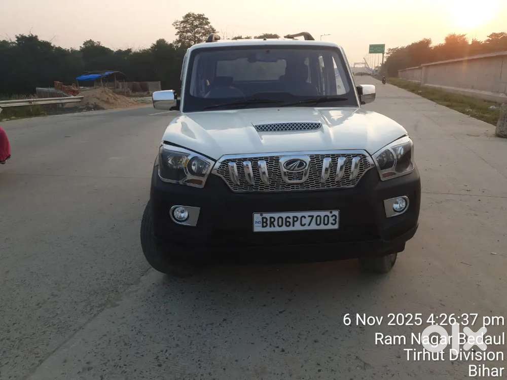 Mahindra Scorpio S4 2015
