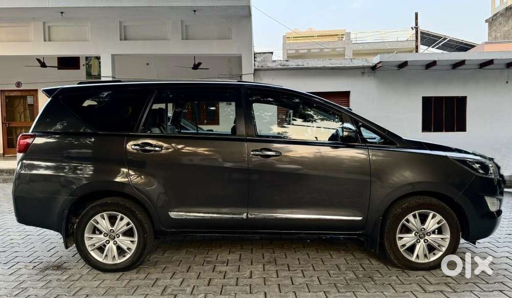 Toyota Innova Crysta 2.8z Automatic, 2017, Diesel