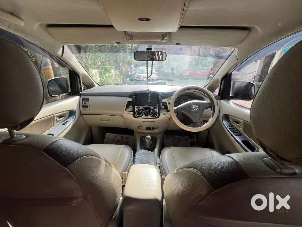 Innova 2010. 8 Seater