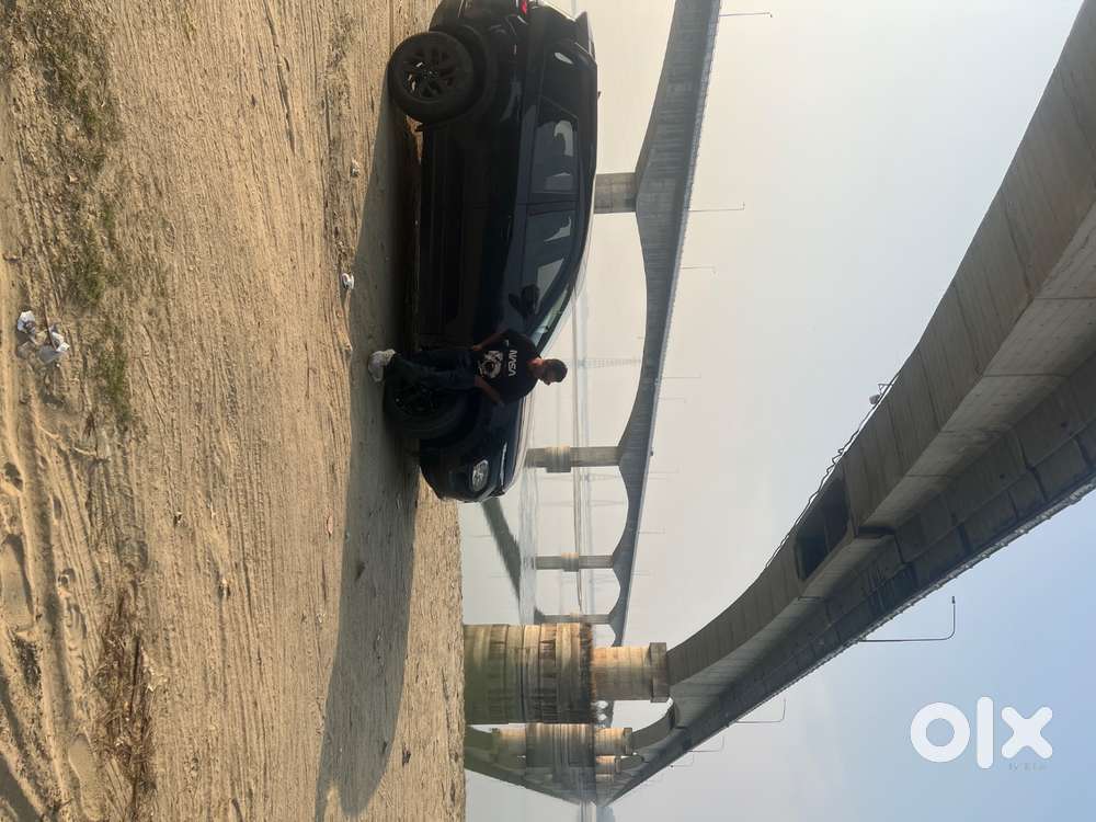 Tata Safari Xta+ Dark Edition 2023