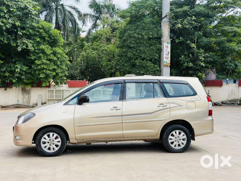 Toyota Innova 2.5 Vx 7 Seater Bs Iv, 2011, Diesel