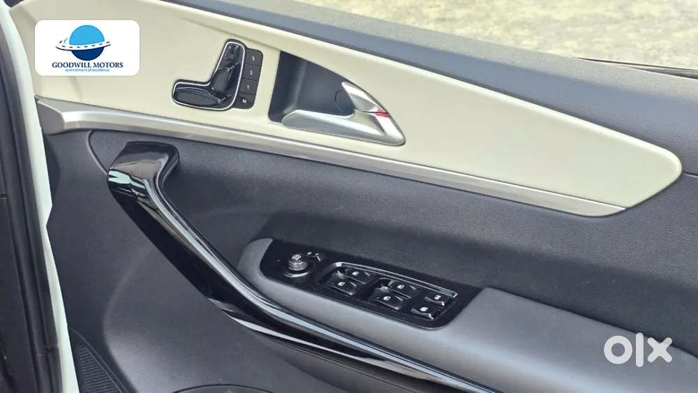 Mahindra Xuv700 2.2 Ax 7 Diesel At Luxury Pack Str, 2024, Diesel