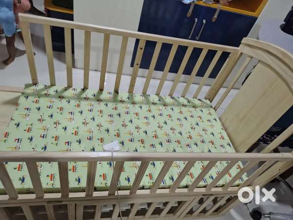 Huny huny Pinewood Baby Bed Crib