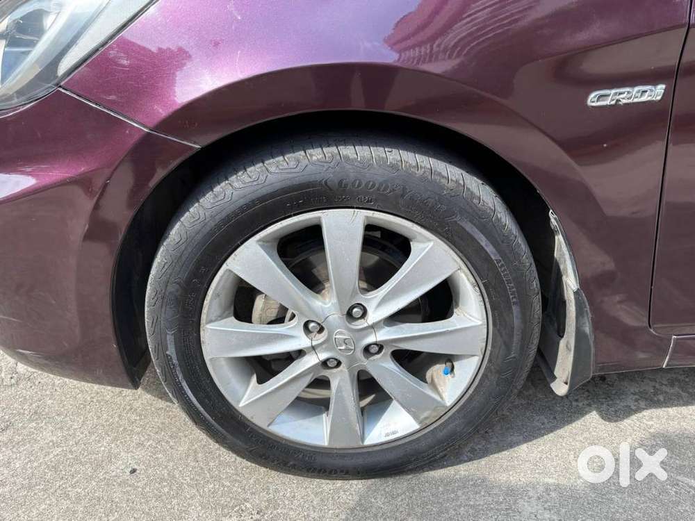 Hyundai Verna Crdi 2012