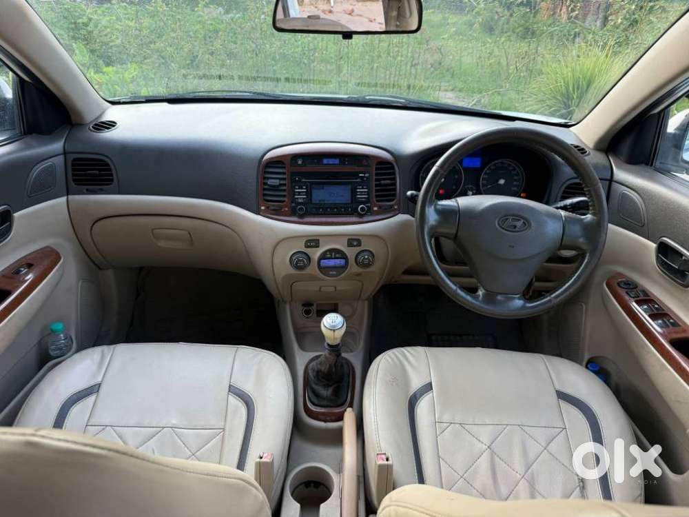 Hyundai Verna, 2011