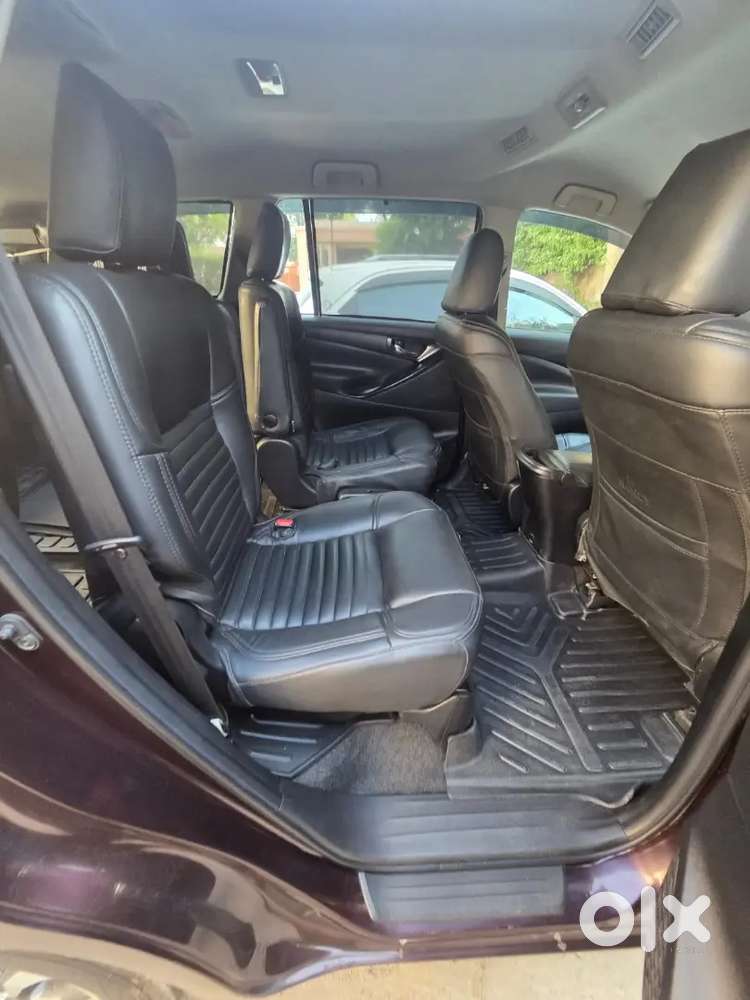 Innova Crysta 2.4g 7 Seater